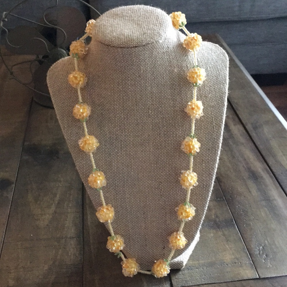 Vintage yellow beaded statement necklace - Picture 8 of 8